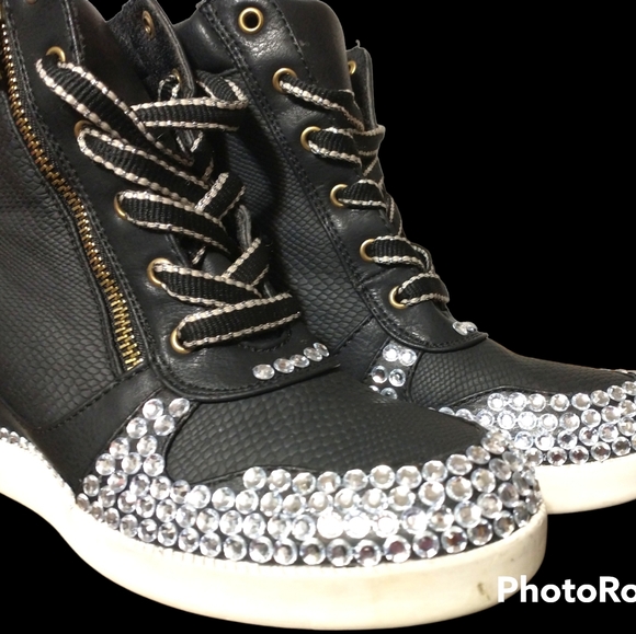 Black and blinging hidden wedges with black and silver laces. - Picture 3 of 7